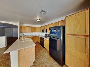15030 N 150th Ln in Surprise, AZ - Foto de edificio - Building Photo