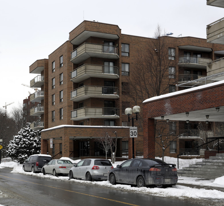 575 Lucien-l'Allier in Montréal, QC - Building Photo