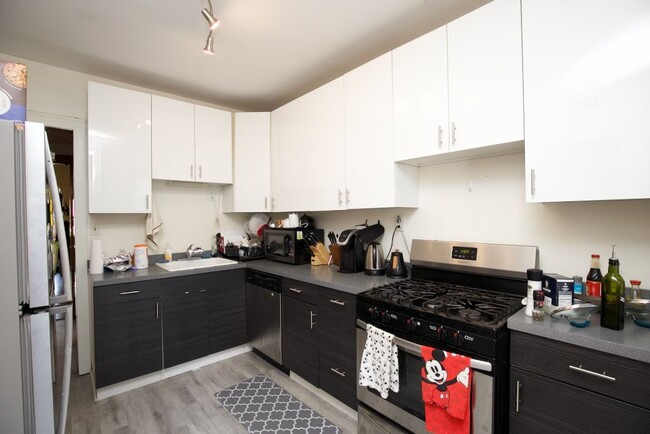 847 W Fletcher St, Unit 2 in Chicago, IL - Foto de edificio - Building Photo