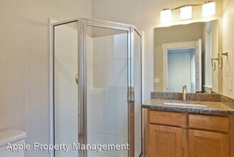 556 1/2 Prospect St in Seattle, WA - Building Photo - Building Photo