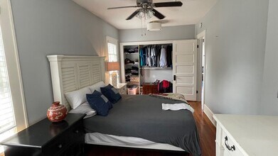 201 14th Ave N, Unit G in St. Petersburg, FL - Foto de edificio - Building Photo