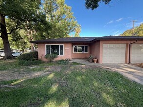 5477 Carlson Dr in Sacramento, CA - Building Photo - Building Photo