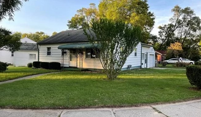 property at 311 W Ainsworth St