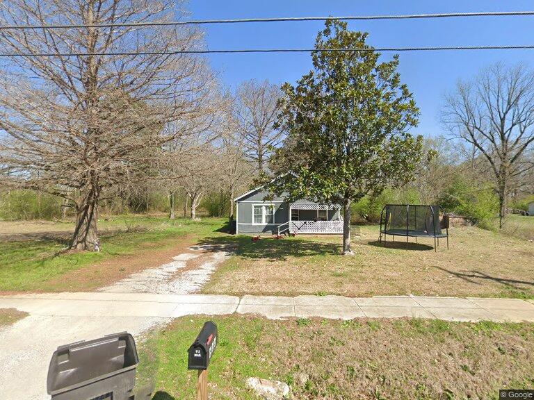 666 N 2nd St in Baldwyn, MS - Building Photo