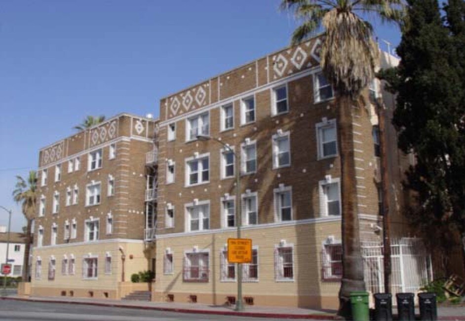 Hoover Apartments in Los Angeles, CA - Foto de edificio