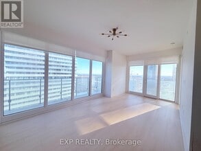 3900 Confederation Pkwy in Mississauga, ON - Building Photo - Building Photo