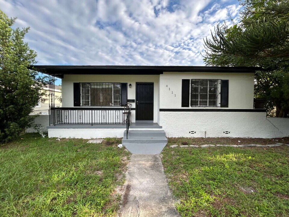 4111 5th Ave S in St. Petersburg, FL - Building Photo
