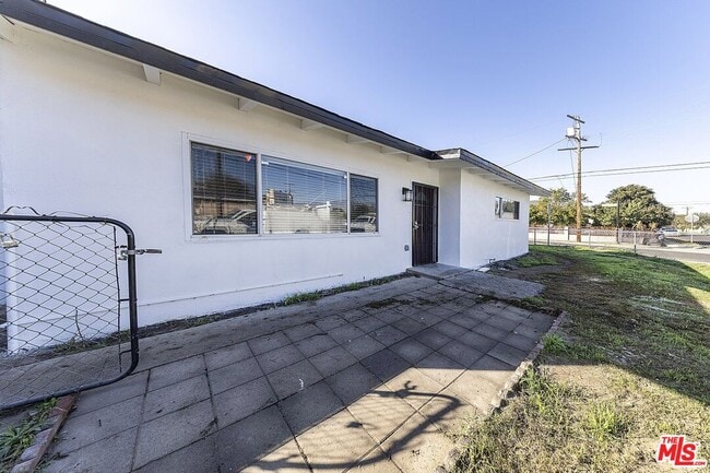 11132 Montecito Dr in El Monte, CA - Building Photo - Building Photo