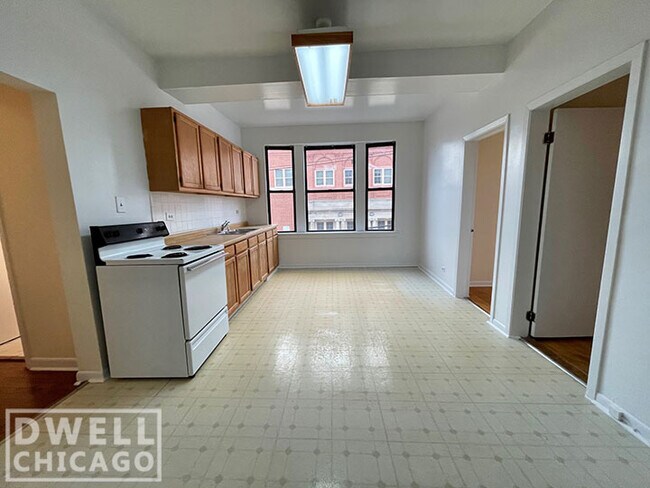 2315 N Kedzie Blvd, Unit 3145-2 in Chicago, IL - Foto de edificio - Building Photo
