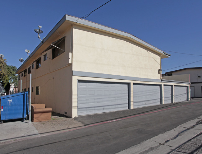 1808 W Sumac Ln in Anaheim, CA - Building Photo - Building Photo