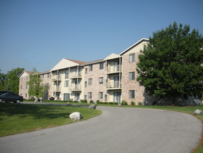 Cameron Heights in Menomonee Falls, WI - Building Photo - Building Photo