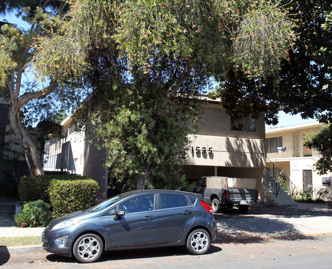 1535 Stoner Ave in Los Angeles, CA - Foto de edificio - Building Photo