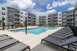 Madison Ironbridge in Chester, VA - Building Photo