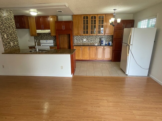 422 Caribrook Way in Stockton, CA - Building Photo - Building Photo