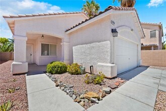 8551 Stone Mill Way in Las Vegas, NV - Building Photo - Building Photo