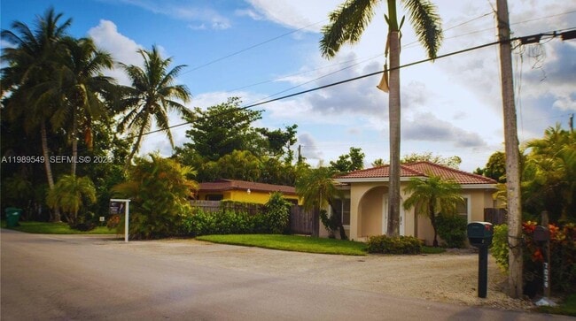 7048 SW 83rd Ct in Miami, FL - Building Photo - Building Photo