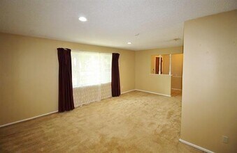 1217 Lyric Dr in Fort Worth, TX - Foto de edificio - Building Photo