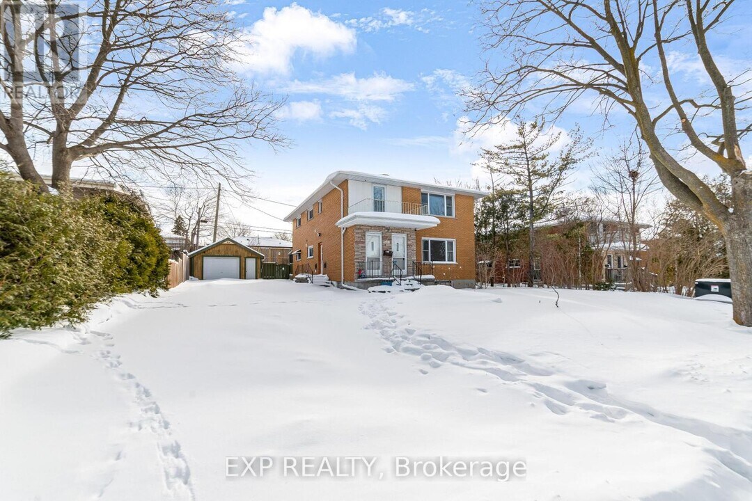 1023 Eagle Dr in London, ON - Building Photo