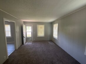 532 E Boeing Dr in Midwest City, OK - Building Photo - Building Photo