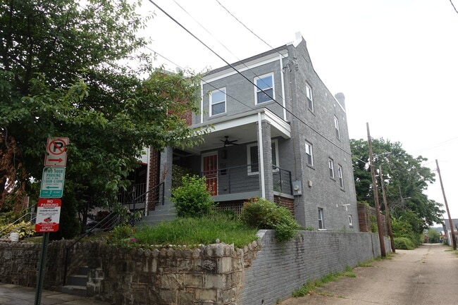 1712 Fort Davis St SE in Washington, DC - Building Photo - Building Photo