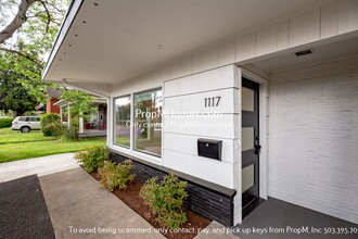 1117 NE 60th Ave in Portland, OR - Building Photo - Building Photo