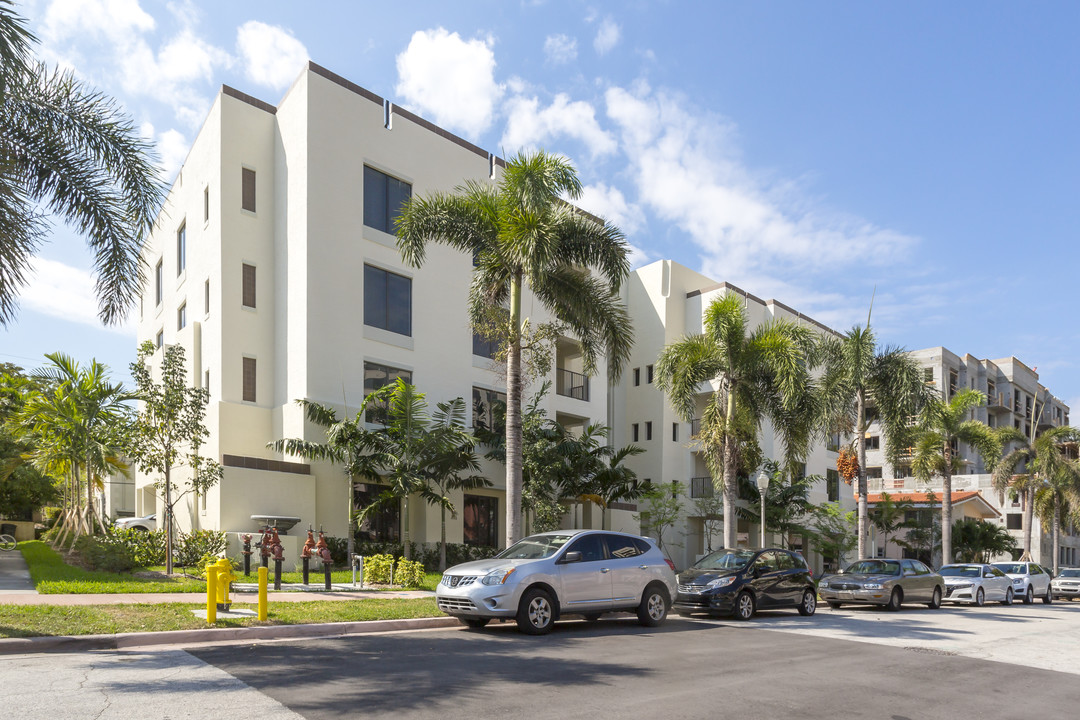 26 Santillane Ave in Coral Gables, FL - Foto de edificio