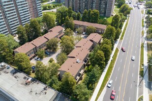 2359 Birchmount Rd in Toronto, ON - Building Photo