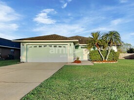 1621 Christa Ct in St. Cloud, FL - Building Photo