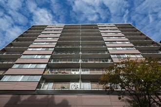 Kenson Towers in Ottawa, ON - Building Photo - Building Photo