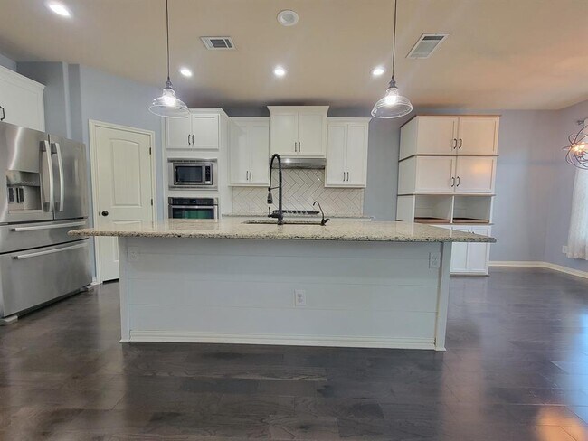 property at 2012 Santa barbara Ct