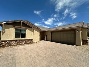 2518 W Novak Way in Phoenix, AZ - Foto de edificio - Building Photo