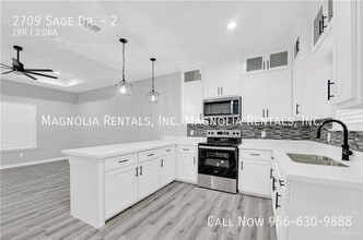 2709 Sage Dr, Unit 2 in Weslaco, TX - Building Photo - Building Photo