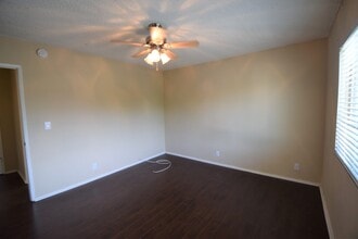 10745 Hortense St in Los Angeles, CA - Building Photo - Building Photo