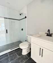 415 Market St, Unit 202 in Boston, MA - Foto de edificio - Building Photo