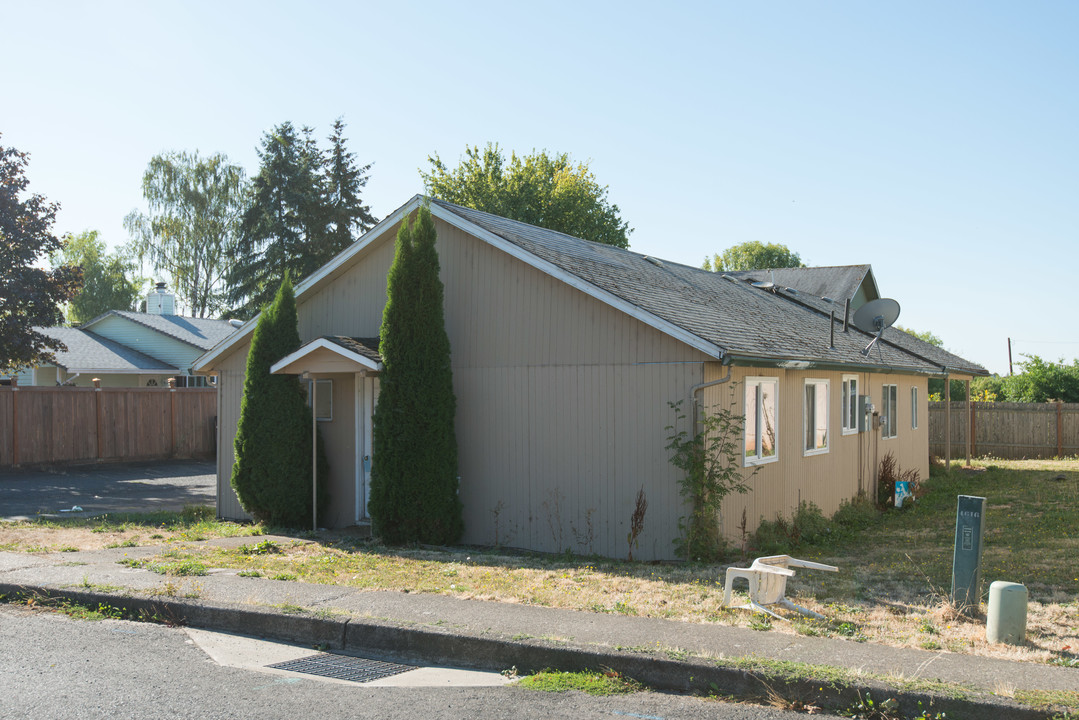 265 Wilkes St in Banks, OR - Building Photo