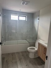 5923 Laurel Canyon Blvd, Unit 400 in Los Angeles, CA - Building Photo - Building Photo
