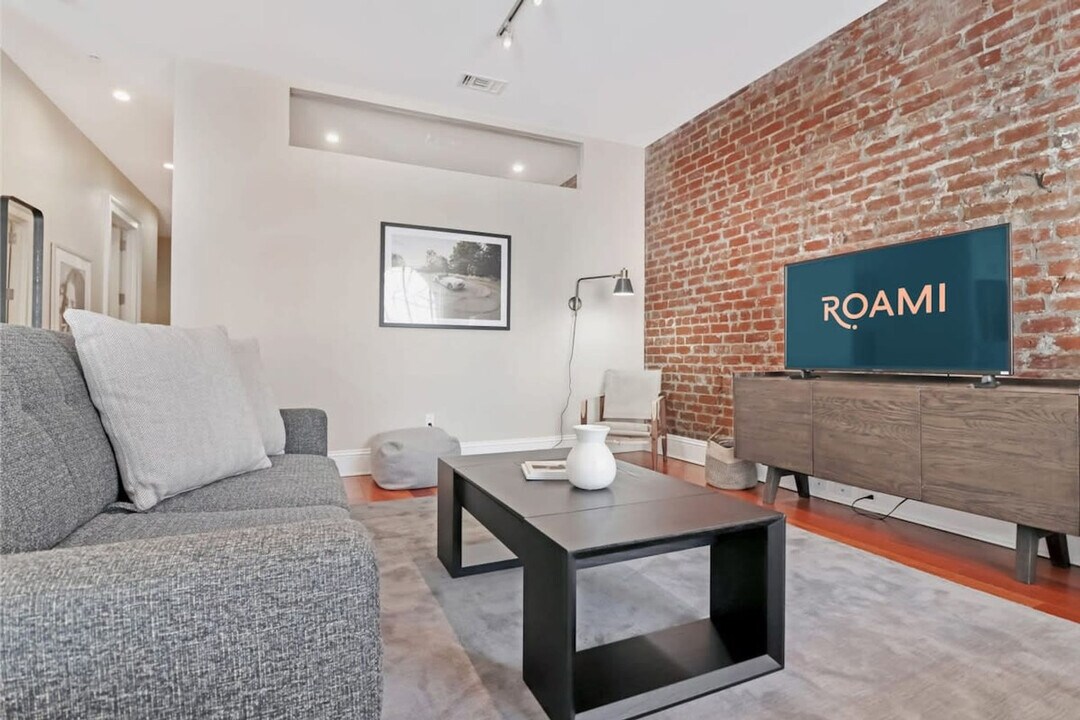 822 Perdido St in New Orleans, LA - Building Photo
