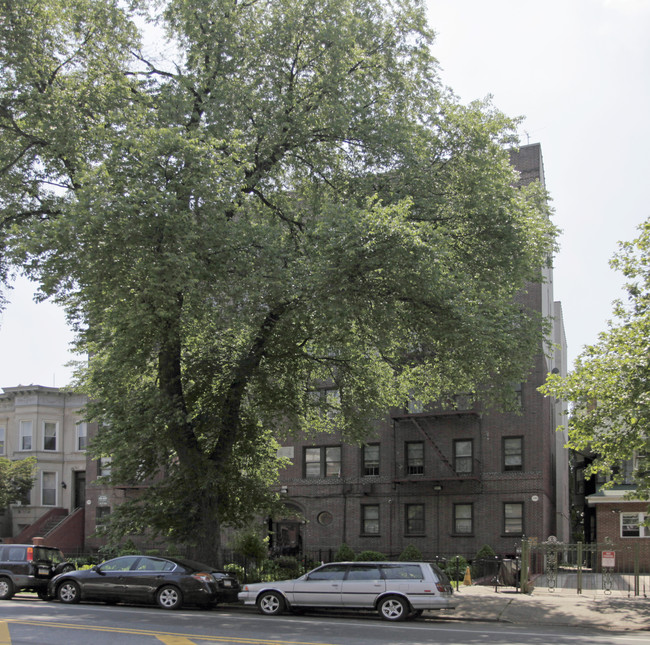 100 Linden Blvd in Brooklyn, NY - Building Photo - Building Photo