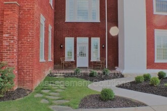 100 W Village Dr in Staunton, VA - Building Photo - Building Photo