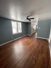 401 W Hughitt St, Unit Lower Apartment in Iron Mountain, MI - Foto de edificio - Building Photo