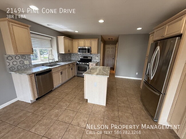 21494 Pine Cone Dr in Macomb, MI - Building Photo - Building Photo