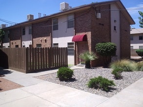 TransMountain - FREE Utilities in El Paso, TX - Foto de edificio - Building Photo