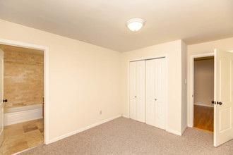 3509 N Racine Ave, Unit 3509-GDN in Chicago, IL - Building Photo - Building Photo