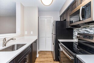 The Ashberry in Pasadena, MD - Building Photo