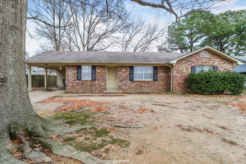 6300 Branderham Dr in Memphis, TN - Building Photo