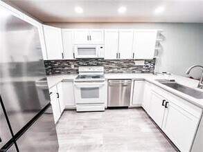 66 Emerald Woods Dr-Unit -H7 in Naples, FL - Building Photo - Building Photo