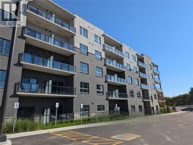 1100 Lackner Pl in Kitchener, ON - Building Photo - Building Photo