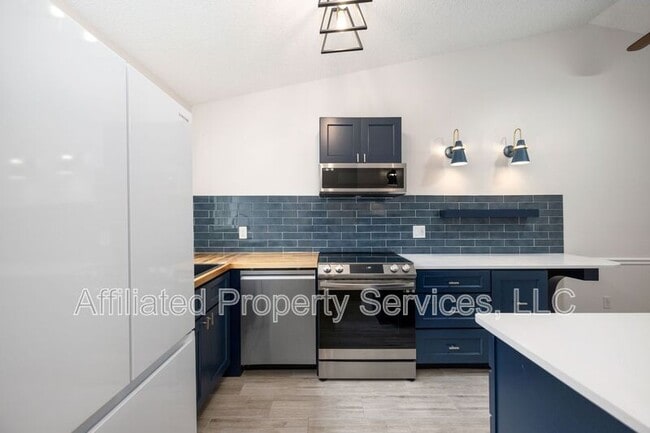 5218 Stacy St in West Palm Beach, FL - Building Photo - Building Photo