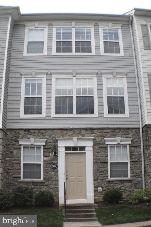 property at 21814 Kelsey Square