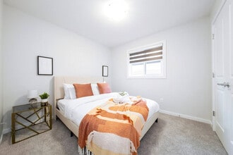 4914 Hawthorn Pl SW in Edmonton, AB - Building Photo - Building Photo